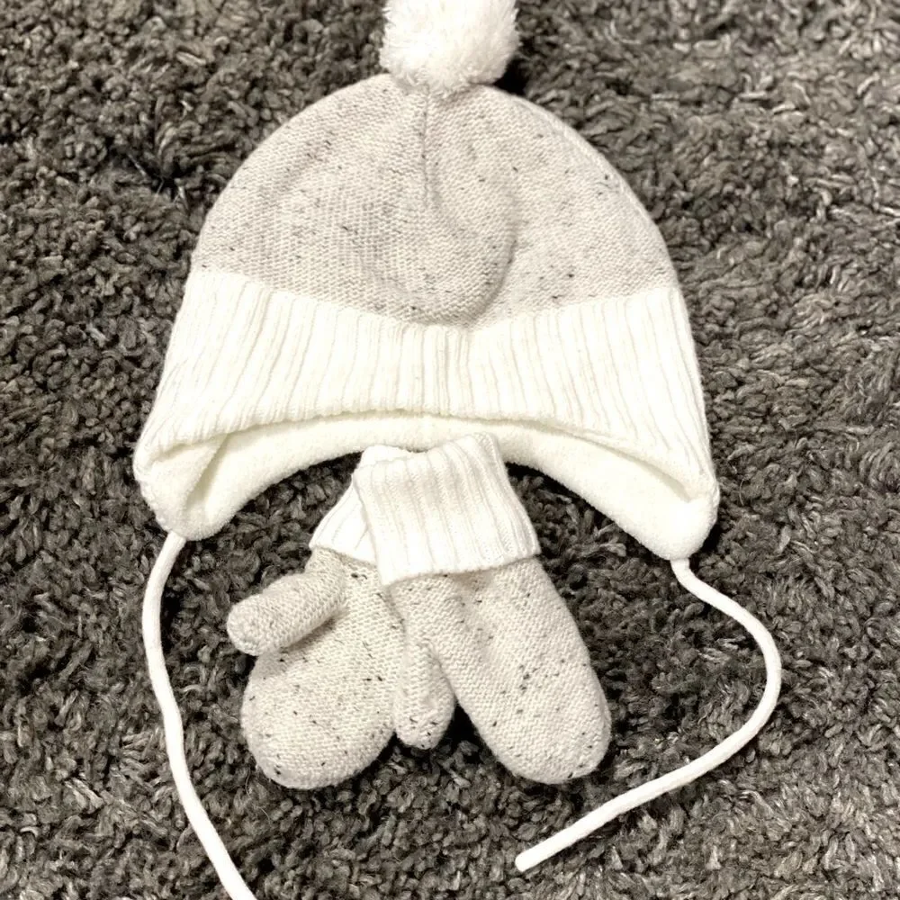 Unknown hat features